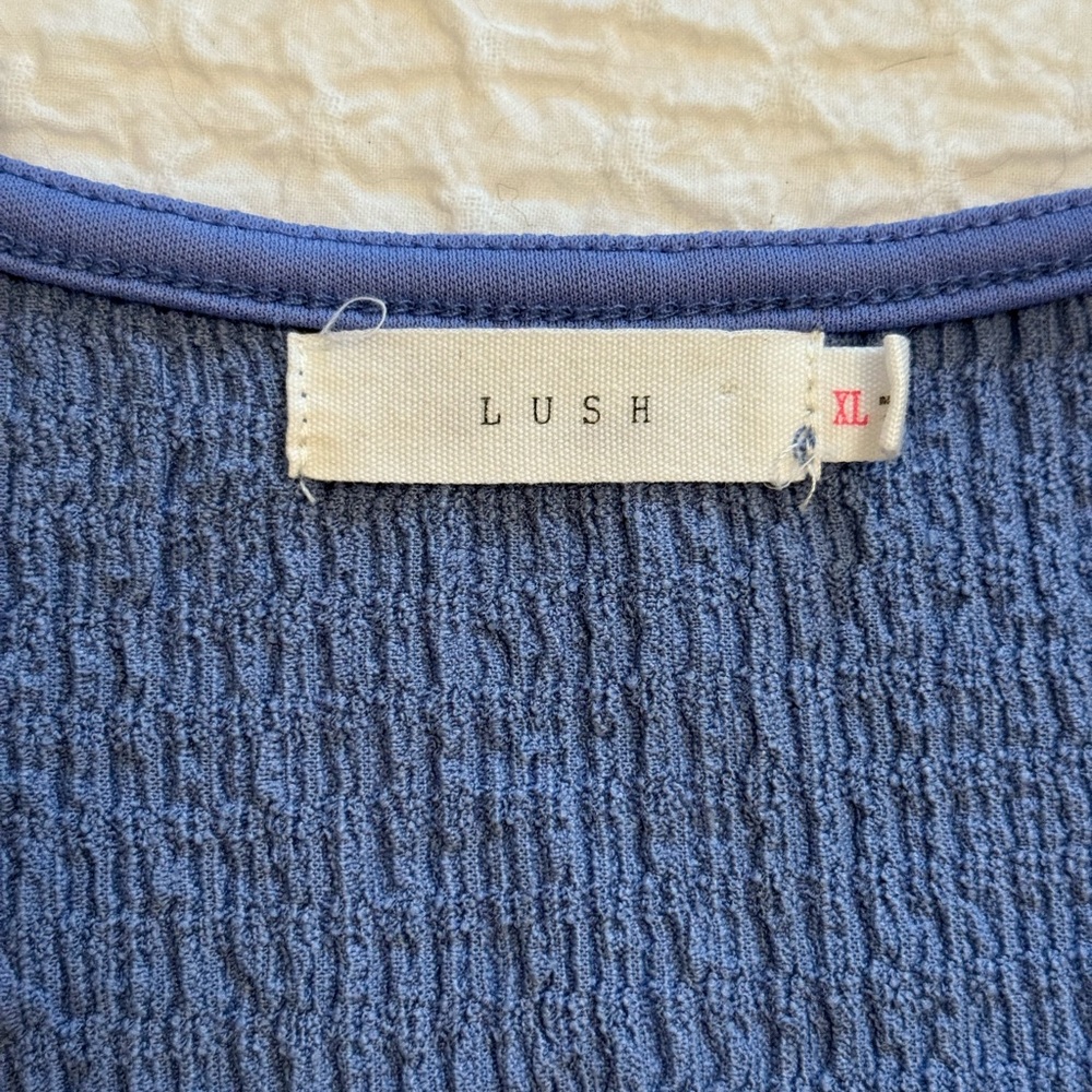Lush Blue Blouse with Elegant Design - Picture 3 of 9
